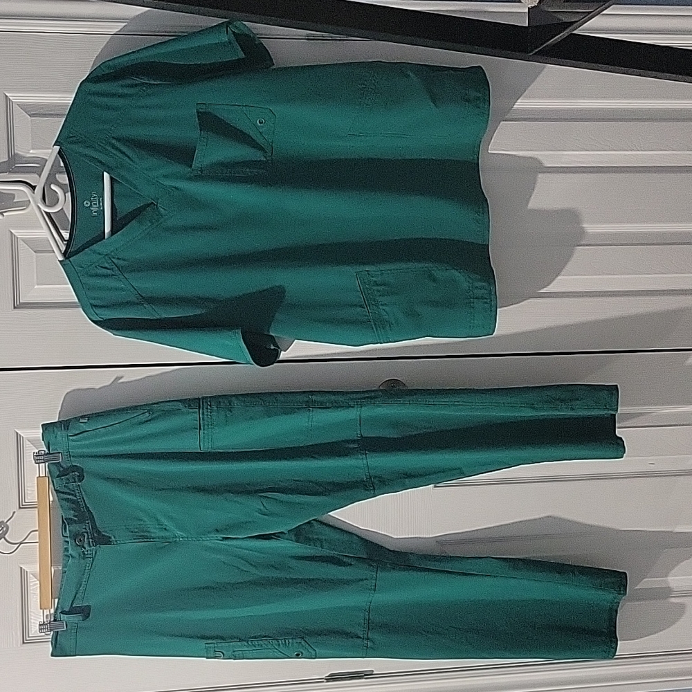 Men Cherokee infinity set scrub color hunter pant size large top size xl